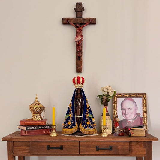 The Crucifix That Helped a Busy Morning Feel Less Rushed