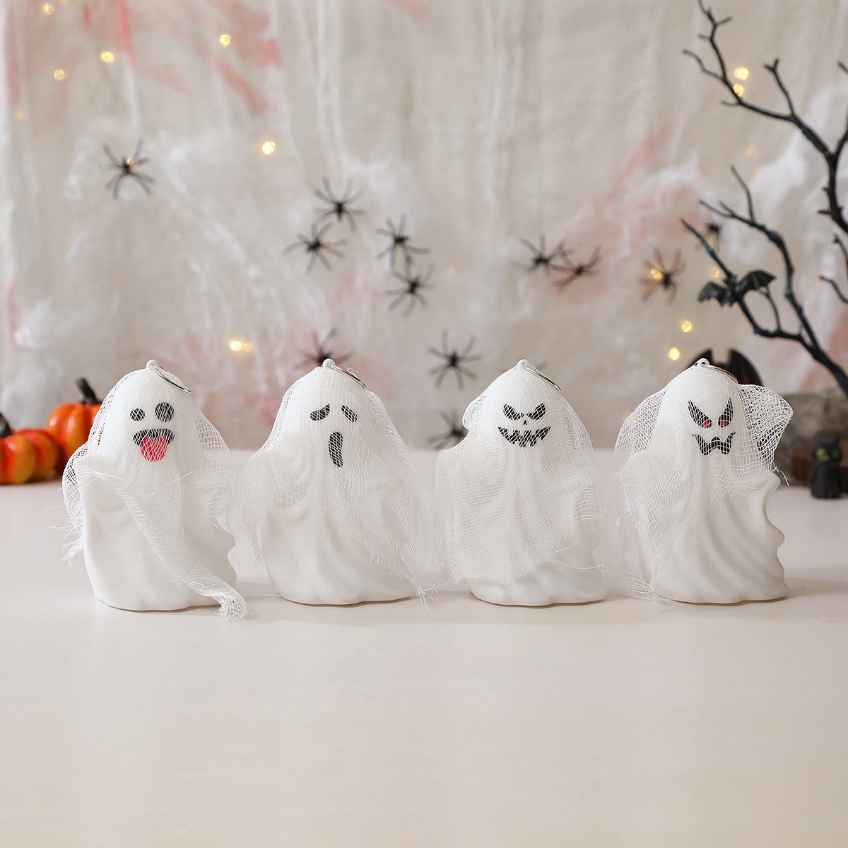 Pocket-Sized Growing Ghost Lamp - Batteries Included! 👻