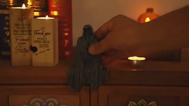 ☠️5.6 inch resin tabletop gothic seated statue with resin figurine decoration.🎃🎃🎃